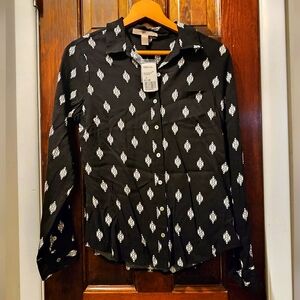 NEW Black White Aztec Print Blouse Forever 21 sz Small